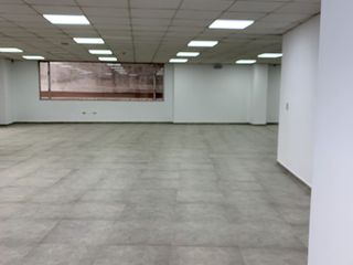 Foto 7 de Oficina de arriendo sobre la av. república del salvador