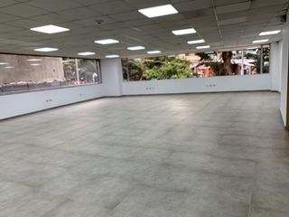 Foto 9 de Oficina de arriendo sobre la av. república del salvador