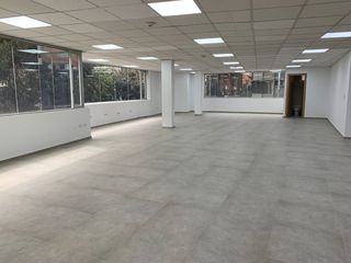 Foto 17 de Oficina de arriendo sobre la av. república del salvador