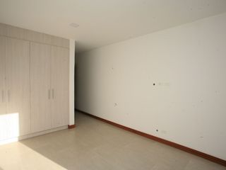 Foto 6 de DEPARTAMENTO MODERNO EN VENTA EN CUMBAYÁ – DISEÑO Y CONFORT