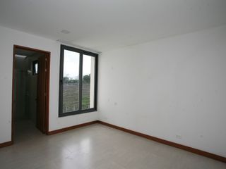 Foto 12 de DEPARTAMENTO MODERNO EN VENTA EN CUMBAYÁ – DISEÑO Y CONFORT