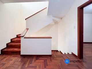 Foto 6 de Se vende casa en el Barrio Celi Roman en la ciudad de Loja