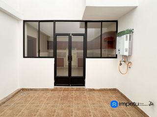 Foto 3 de Se vende casa en el Barrio Celi Roman en la ciudad de Loja