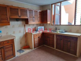 Foto 5 de Venta De Casa Urb Los Cipreses Cercado De Lima