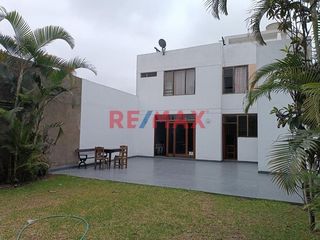 Foto 8 de Venta De Casa Urb Los Cipreses Cercado De Lima
