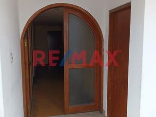 Foto 9 de Venta De Casa Urb Los Cipreses Cercado De Lima
