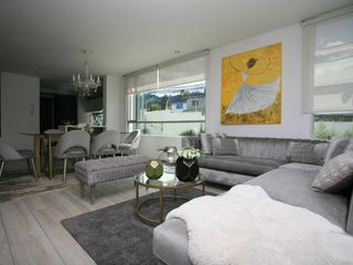Foto 10 de ENCANTADOR DÚPLEX EN VENTA EN CUMBAYÁ – MODERNO Y LUMINOSO