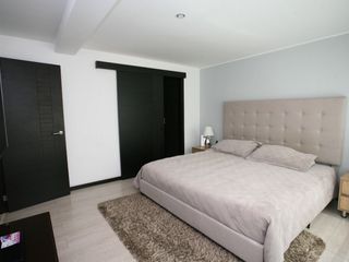 Foto 13 de ENCANTADOR DÚPLEX EN VENTA EN CUMBAYÁ – MODERNO Y LUMINOSO