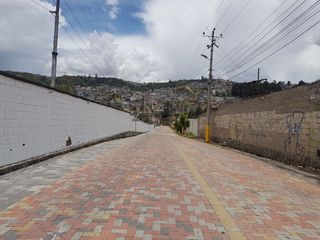 Foto 1 de VENTA TERRENO SUR DE QUITO A UNA CUADRA DE LA MALDONADO