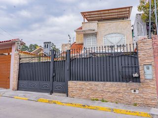Foto 1 de Casa Independiente, Sector Mall del Río, Cuenca