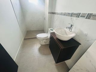 Foto 6 de CASA POR ESTRENAR DE DOS PISOS DENTRO DE URBANIZACIÓN PRECIO DE REMATE
