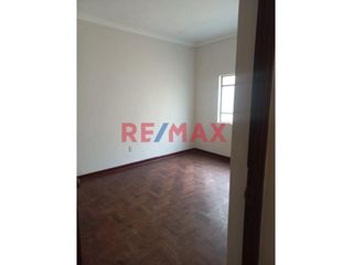 Foto 8 de Venta De Lindo Departamento En Breña