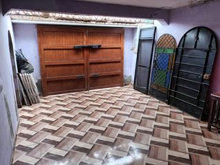 Foto 2 de Se Vende Casa En Av Alfonso Ugarte Chincha Alta