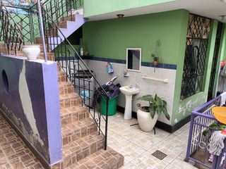 Foto 7 de Se Vende Casa En Av Alfonso Ugarte Chincha Alta