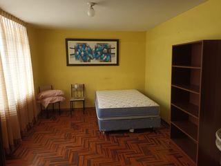 Foto 16 de Se Vende Casa En Av Alfonso Ugarte Chincha Alta