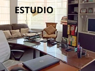 Foto 6 de En Cumbayá Casa de venta con 4 habitaciones, más departamento independiente de 199 m2