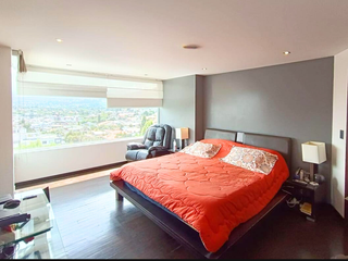 Foto 9 de En Cumbayá Casa de venta con 4 habitaciones, más departamento independiente de 199 m2