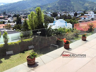 Foto 12 de En Cumbayá Casa de venta con 4 habitaciones, más departamento independiente de 199 m2