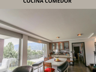 Foto 15 de En Cumbayá Casa de venta con 4 habitaciones, más departamento independiente de 199 m2