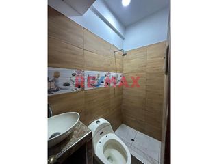 Foto 7 de Hermosa Casa De 3 Pisos En Urb El Pinar De Comas