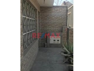 Foto 4 de Casa En Venta - Ate- 200 Mt2