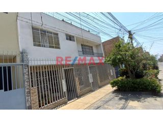 Foto 2 de Casa En Venta - Ate- 200 Mt2