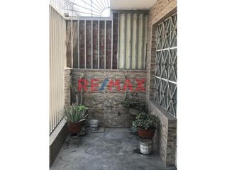 Foto 13 de Casa En Venta - Ate- 200 Mt2