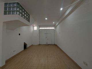 Foto 2 de Se Alquila Casa De Dos Pisos Para Empresa O Vivienda En San Martin De Porres