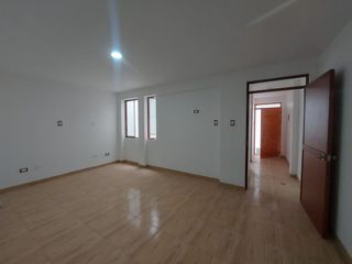 Foto 3 de Se Alquila Casa De Dos Pisos Para Empresa O Vivienda En San Martin De Porres