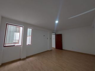 Foto 9 de Se Alquila Casa De Dos Pisos Para Empresa O Vivienda En San Martin De Porres