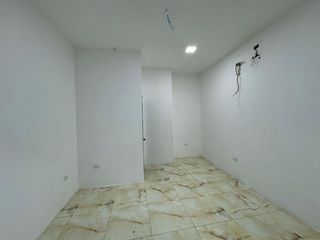 Foto 7 de local comercial alquiler manta centro bancario F/A