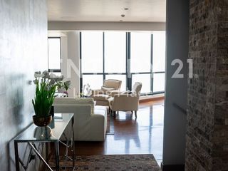 Foto 4 de Exclusivo Penthouse de Tres Niveles con Vista al mar en Miraflores