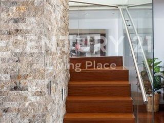 Foto 11 de Exclusivo Penthouse de Tres Niveles con Vista al mar en Miraflores