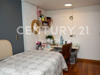 Foto 23 de Exclusivo Penthouse de Tres Niveles con Vista al mar en Miraflores
