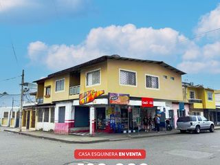 Foto 1 de EN VENTA: terreno + construcción esquinera frente al Mercado Las Palmeras, Machala
