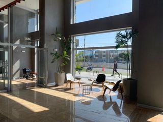 Foto 2 de VENTA DEPARTAMENTO EN SANTA CATALINA, PISO 32, ESPECTACULAR VISTA A LA CIUDAD