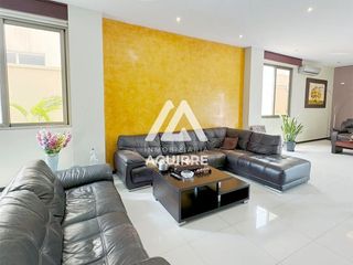 Foto 2 de EN VENTA: casa de lujo en Urbanización Privada, Machala