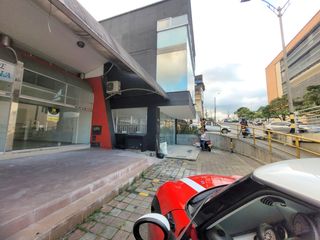 Foto 3 de LOCAL COMERCIAL EN LA CIRCUNVALAR A UNA CUADRA DE INVICO.