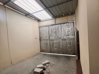 Foto 4 de CASA ECONOMICA DE VENTA, Sector Miraflores C1424