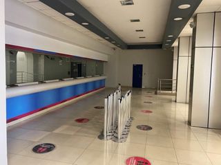 Foto 5 de Venta de local comercial con oficinas - Sector La Mariscal