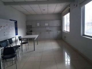Foto 8 de Venta de local comercial con oficinas - Sector La Mariscal