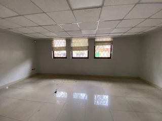 Foto 9 de Venta de local comercial con oficinas - Sector La Mariscal