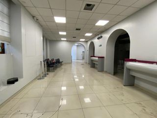 Foto 12 de Venta de local comercial con oficinas - Sector La Mariscal