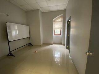 Foto 17 de Venta de local comercial con oficinas - Sector La Mariscal