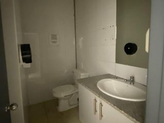 Foto 20 de Venta de local comercial con oficinas - Sector La Mariscal