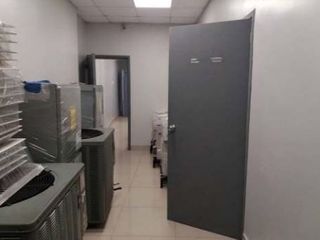Foto 26 de Venta de local comercial con oficinas - Sector La Mariscal