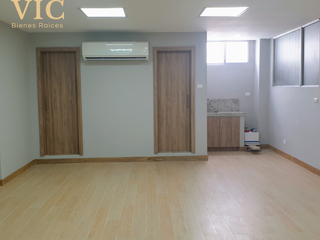 Foto 2 de En Venta Oficina totalmente remodelada en el Centro de Guayaquil