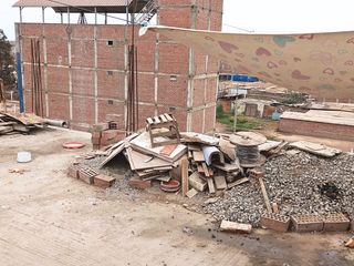 Foto 12 de Venta de casa de 3 pisos e Puente Piedra