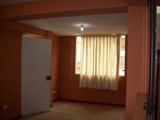 Foto 2 de VENTA DE LINDO DEPARTAMENTO EN SAN FERNANDO ALTO CHOSICA