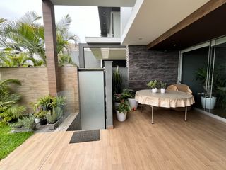Foto 4 de VENDO CASA MODERNA EN CASUARINAS SUR - SURCO